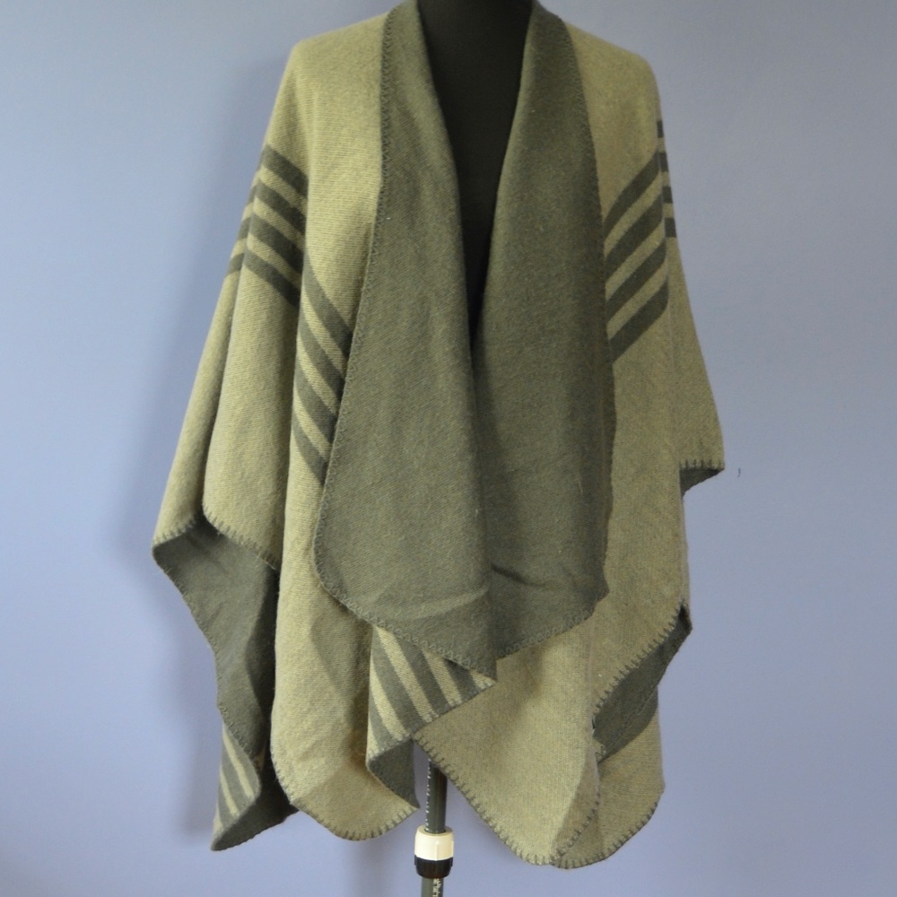 BB Dakota Reversible Wrap